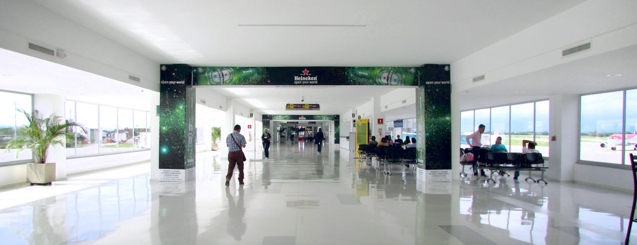 Publicidad aeropuerto cali llámenos 310 7858358